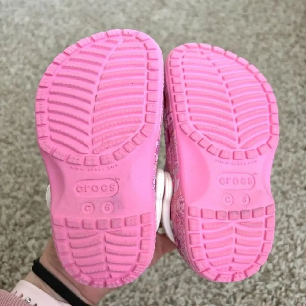 Size 6 / Toddler Girl Hello Kitty Crocs
